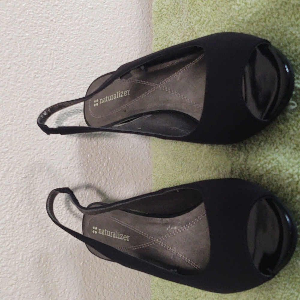 Naturalizer Black Slingback Pumps 8M